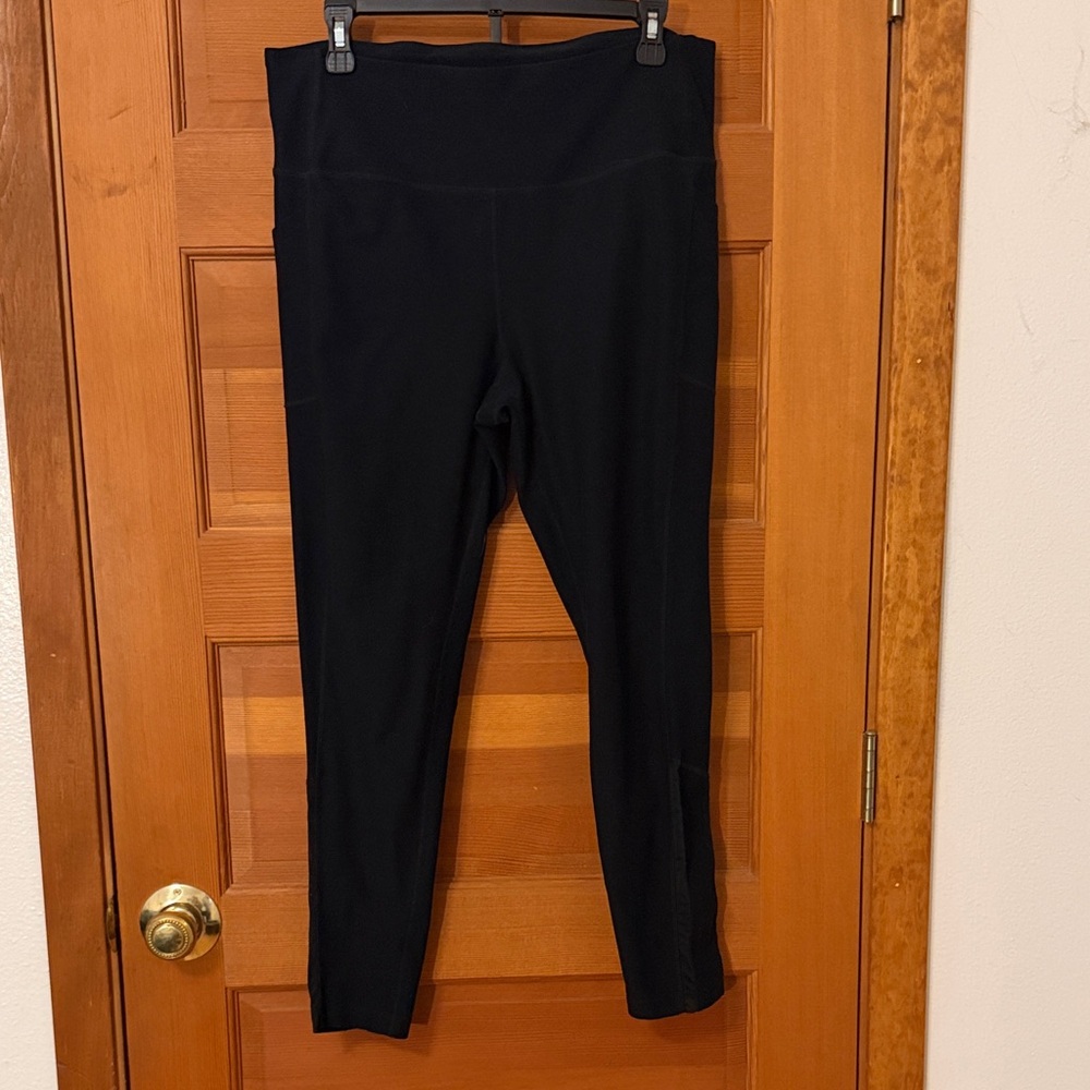 Mondetta Black Performance Leggings